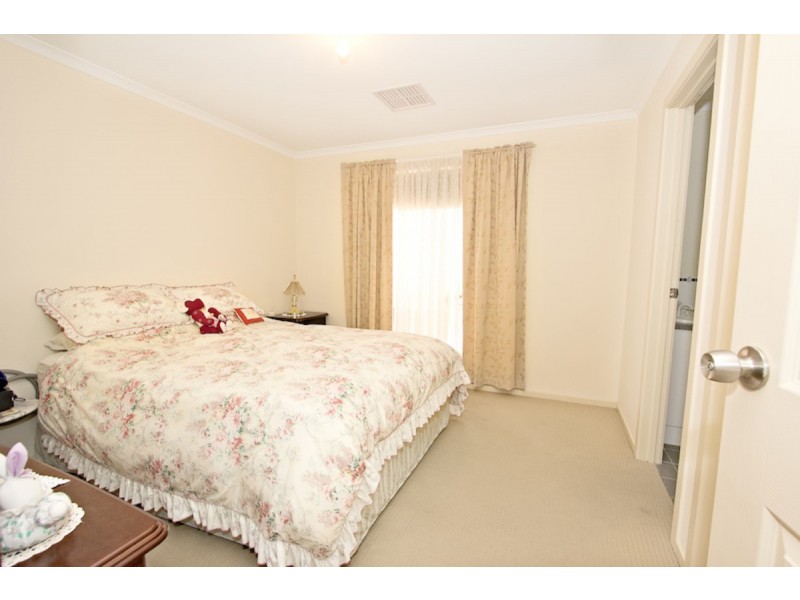 16 Potts Road, Evanston Park SA 5116