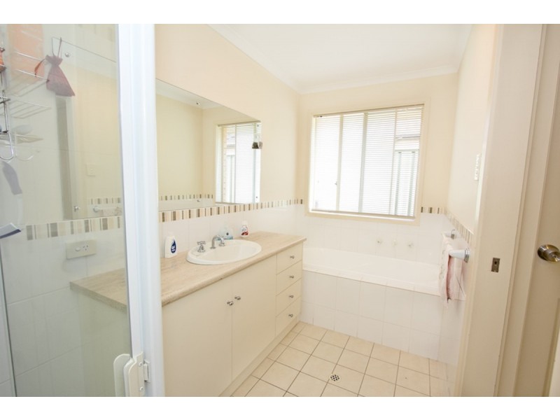 16 Potts Road, Evanston Park SA 5116