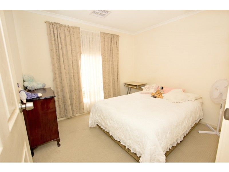 16 Potts Road, Evanston Park SA 5116