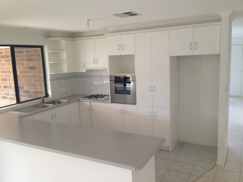 6 Mitchell Drive, Evanston Park SA 5116