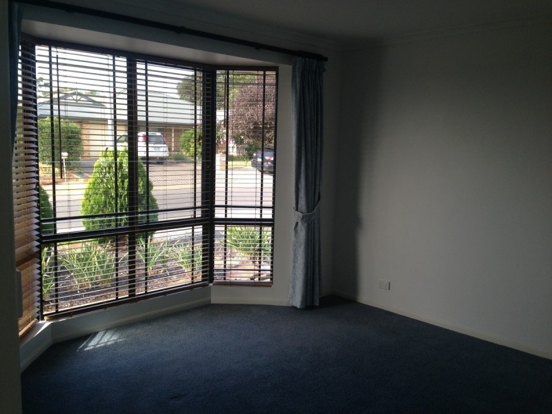 6 Mitchell Drive, Evanston Park SA 5116