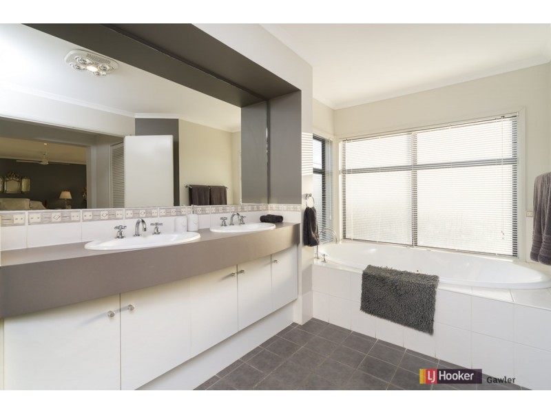11 Eagle Court, Hewett SA 5118