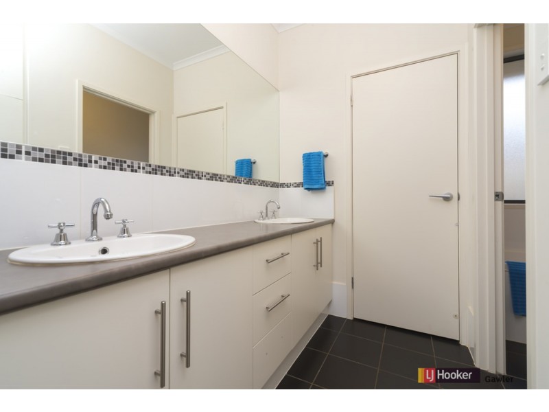 6 Paulmark Road, Angle Vale SA 5117