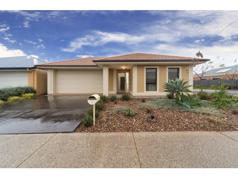 7 Hawick Avenue, Blakeview SA 5114
