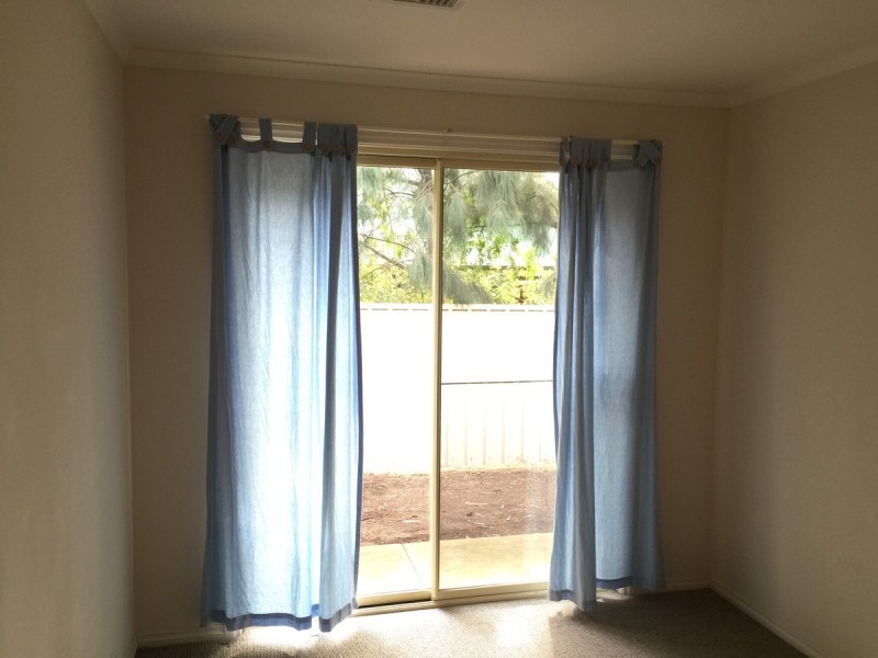 10 Challen Court, Evanston Park SA 5116