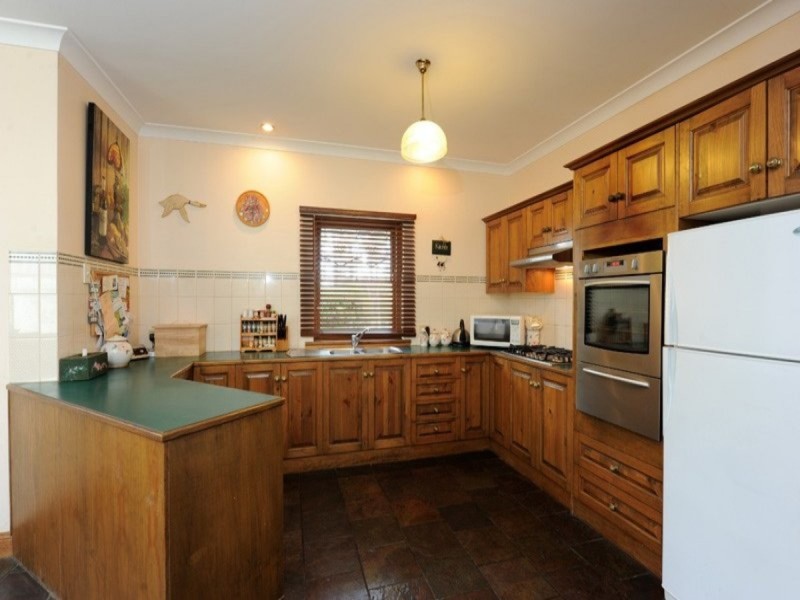 21 Lemon Crescent, Golden Grove SA 5125