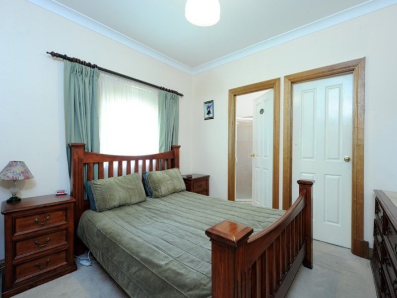 21 Lemon Crescent, Golden Grove SA 5125