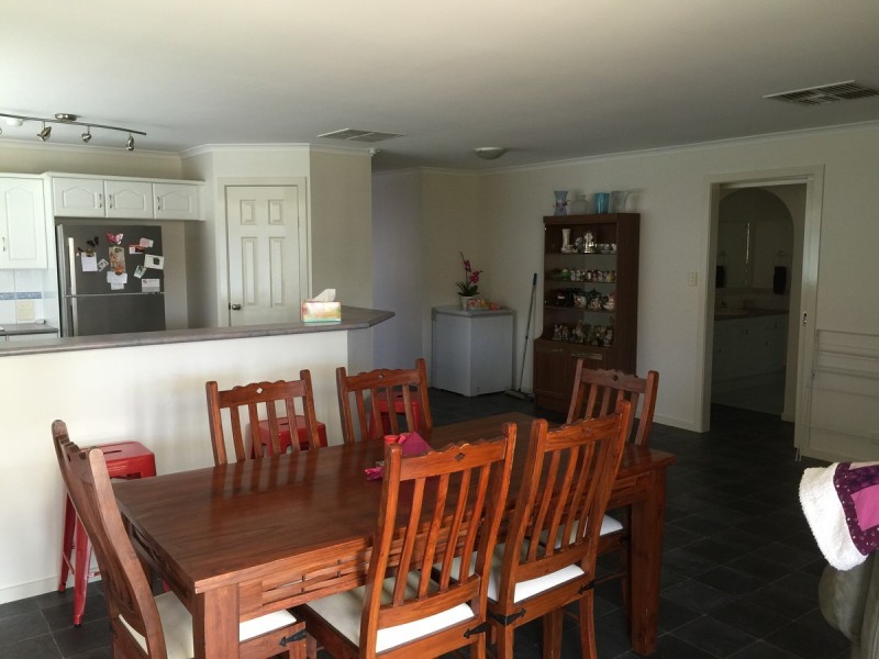 2 Selway Place, Evanston Park SA 5116