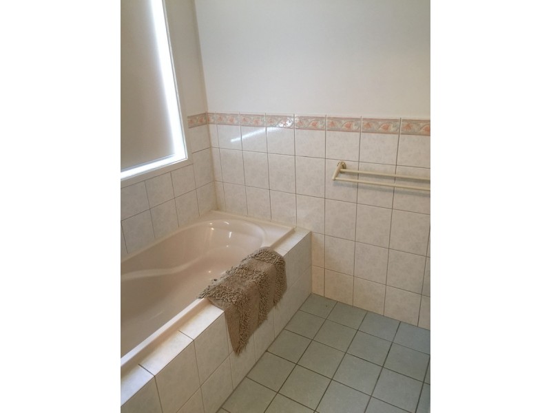 2 Selway Place, Evanston Park SA 5116