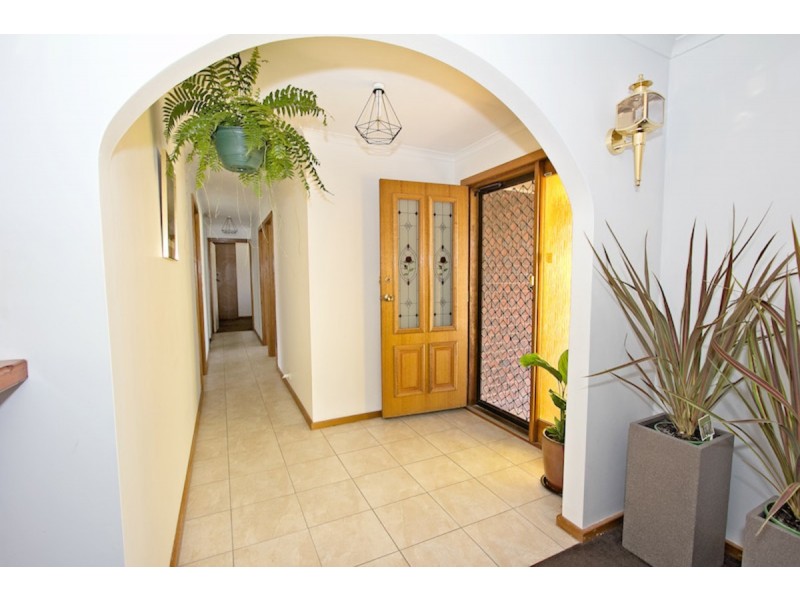 9 Chamberlain Road, Willaston SA 5118