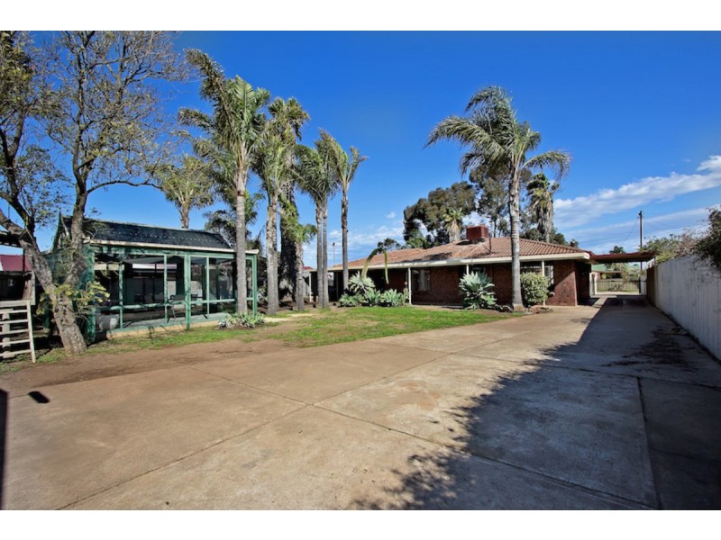 9 Chamberlain Road, Willaston SA 5118