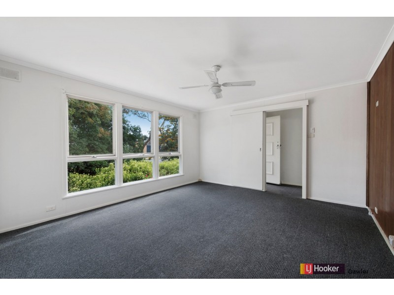 15 Russell Street, Evanston Park SA 5116