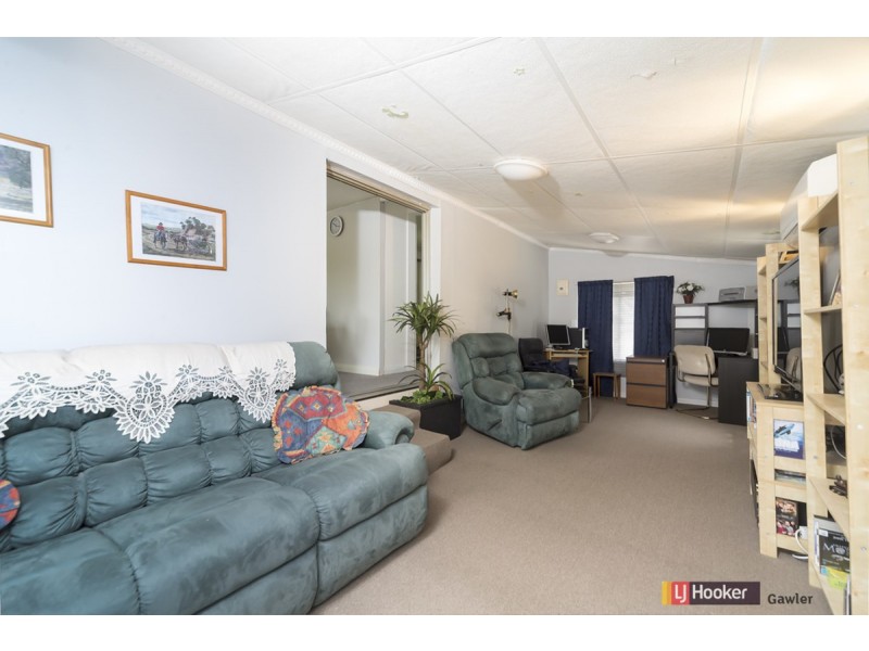 6 First Avenue, Hillier SA 5116