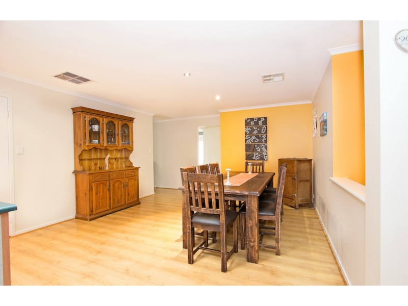 15 Rossiter Drive, Evanston Park SA 5116