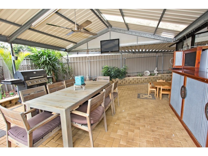 15 Rossiter Drive, Evanston Park SA 5116