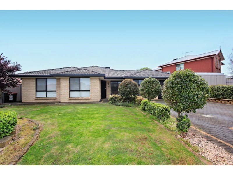 15 Rossiter Drive, Evanston Park SA 5116