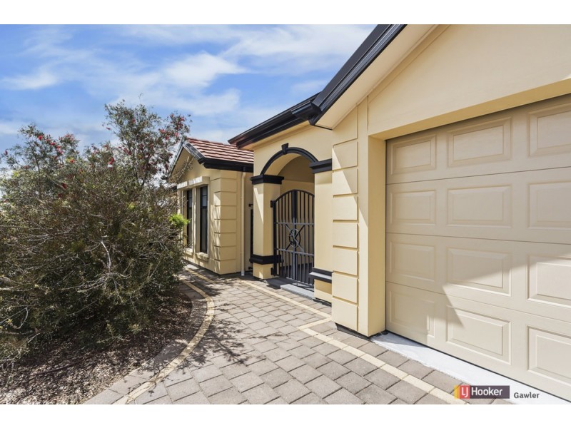 35 Thiele Crescent, Evanston Park SA 5116