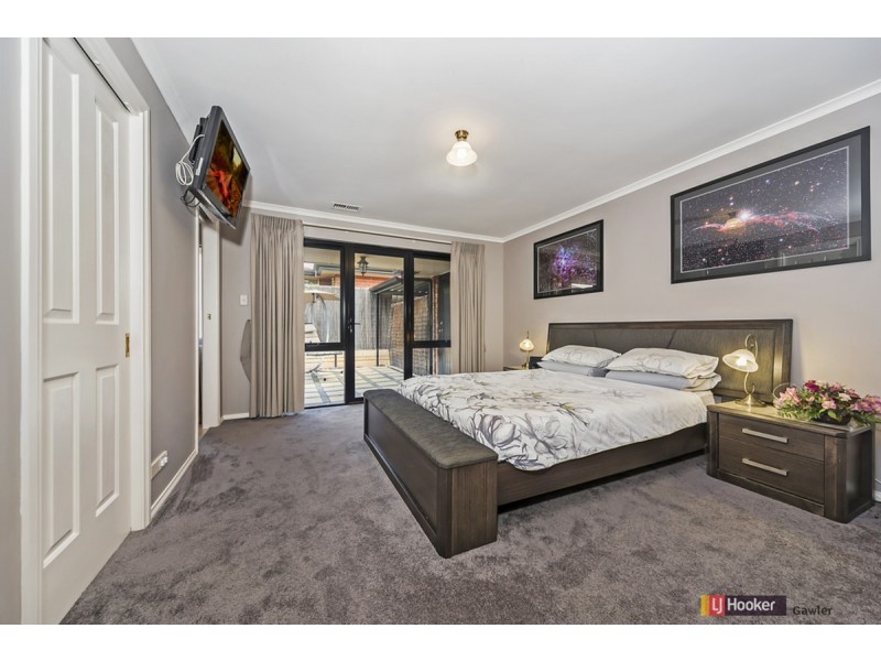 35 Thiele Crescent, Evanston Park SA 5116