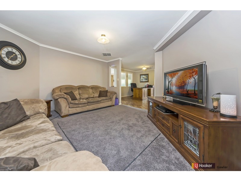 35 Thiele Crescent, Evanston Park SA 5116