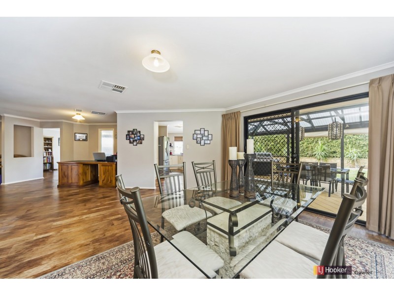 35 Thiele Crescent, Evanston Park SA 5116