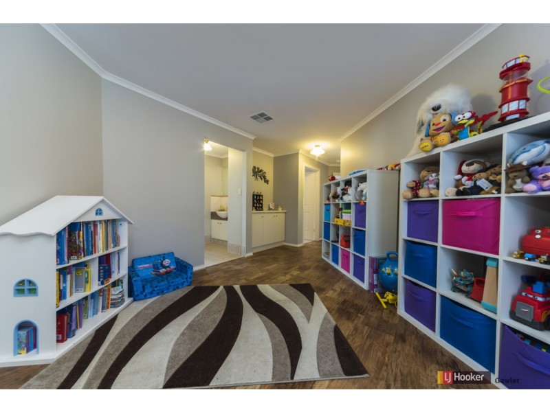 35 Thiele Crescent, Evanston Park SA 5116