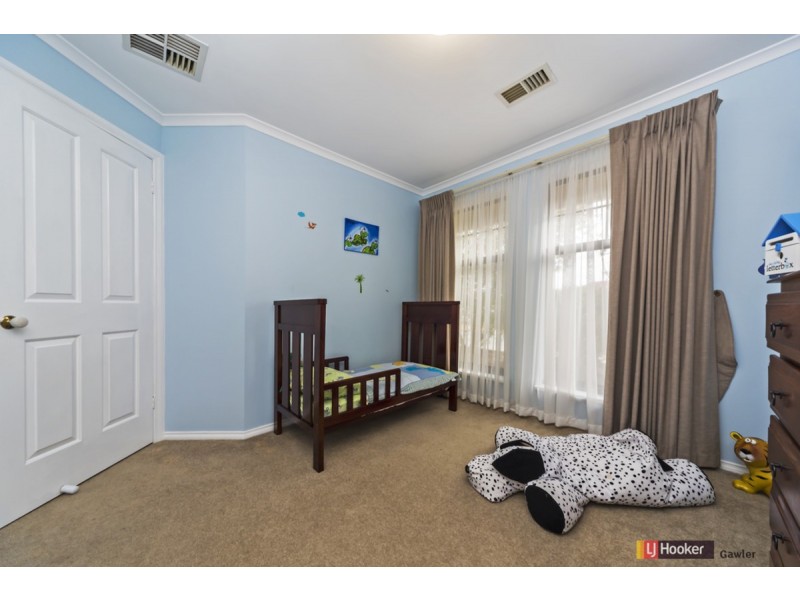 35 Thiele Crescent, Evanston Park SA 5116