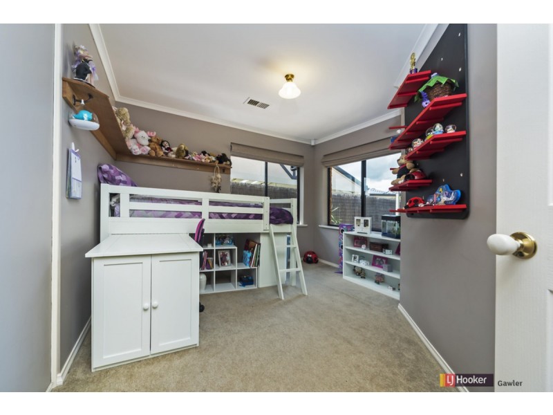 35 Thiele Crescent, Evanston Park SA 5116