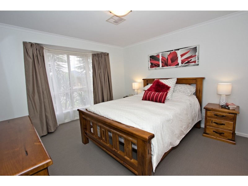 8 McLaren Court, Munno Para West SA 5115