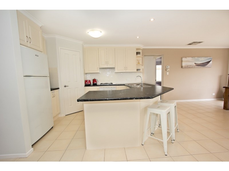 8 McLaren Court, Munno Para West SA 5115