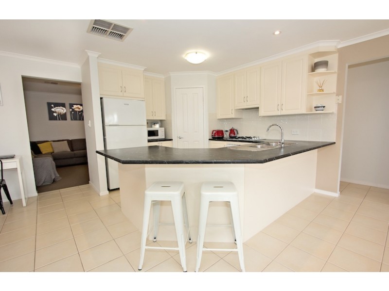 8 McLaren Court, Munno Para West SA 5115