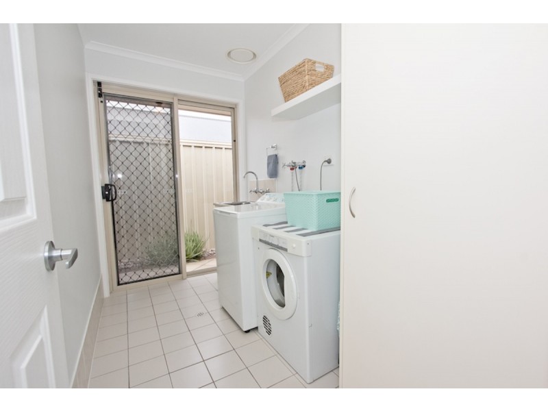 8 McLaren Court, Munno Para West SA 5115