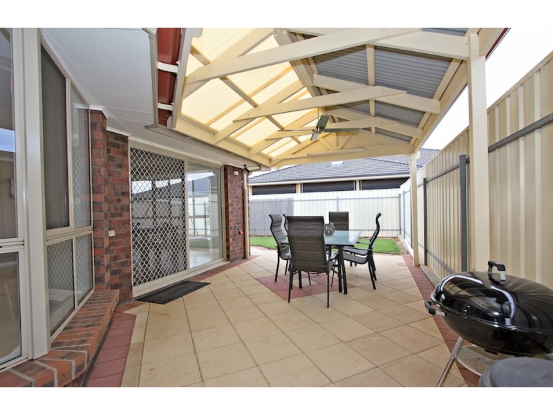 8 McLaren Court, Munno Para West SA 5115