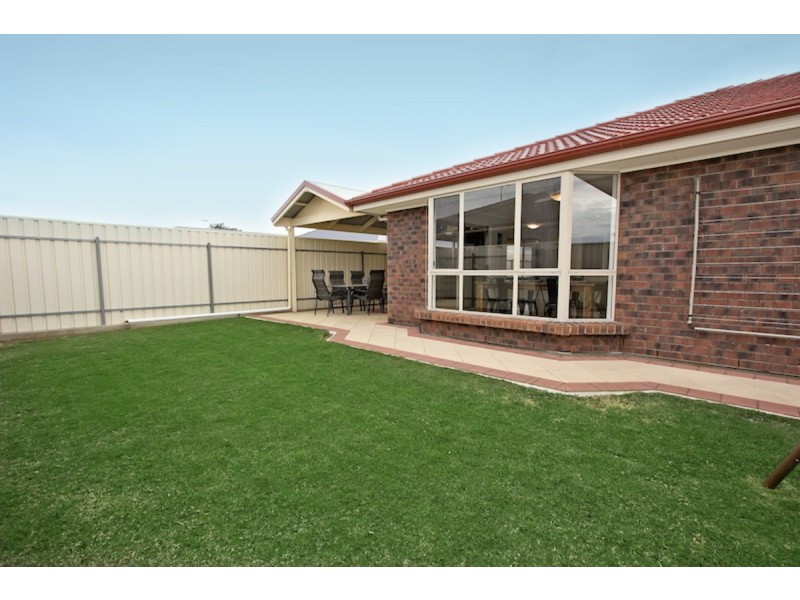 8 McLaren Court, Munno Para West SA 5115