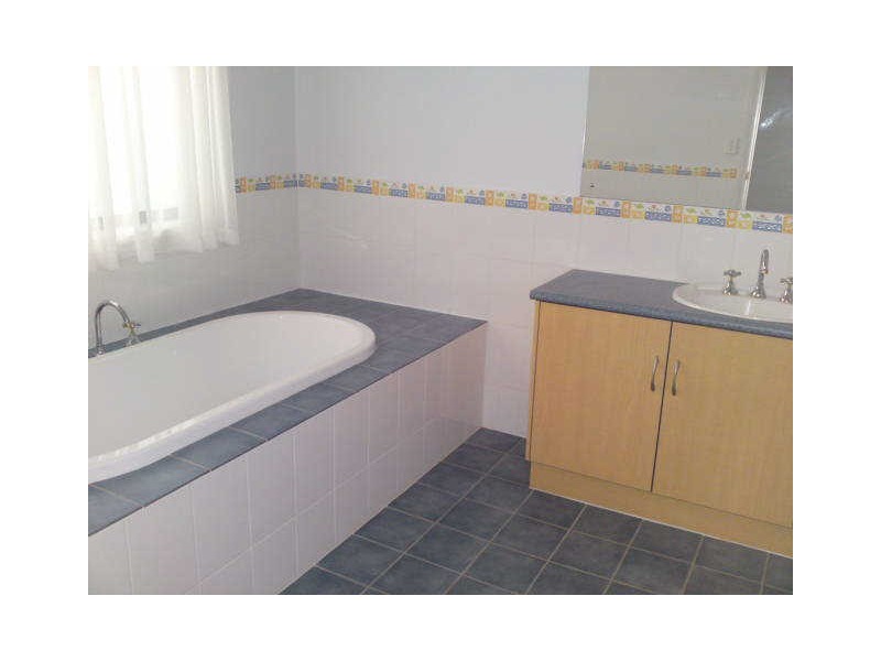 10 Mckinlay Drive, Hewett SA 5118