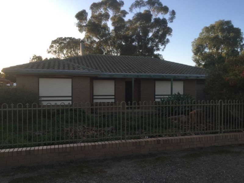 4 Barber Street, Willaston SA 5118
