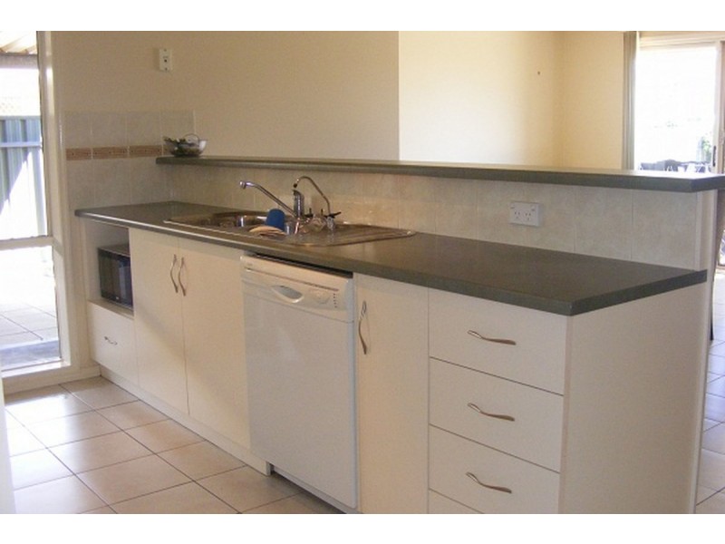 4 Potts Road, Evanston Park SA 5116