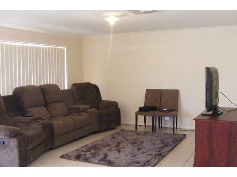 4 Potts Road, Evanston Park SA 5116