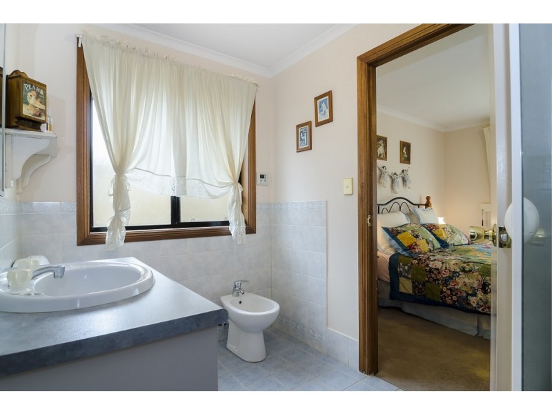 8 Skurray Court, Gawler West SA 5118