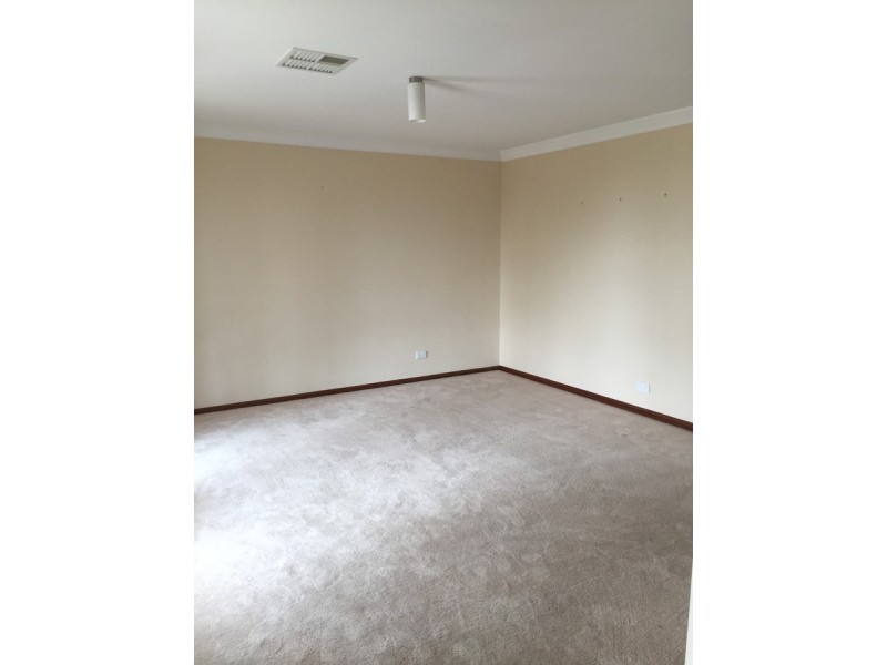 17 Sunnyside Drive, Evanston Park SA 5116