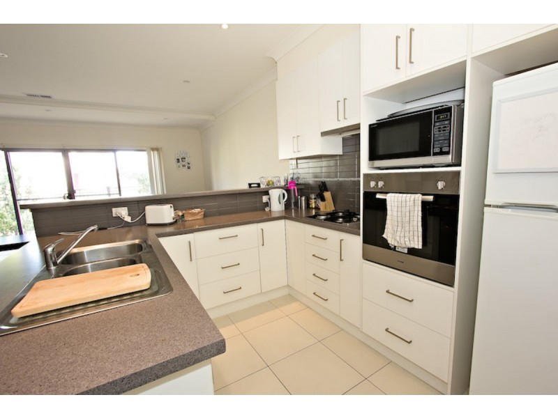 62 Hindmarsh Circuit, Mawson Lakes SA 5095