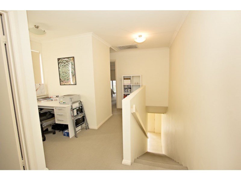 62 Hindmarsh Circuit, Mawson Lakes SA 5095