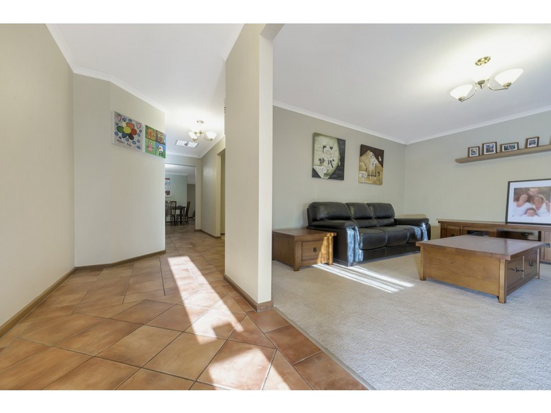 35 Gleeson Grove, Evanston Park SA 5116