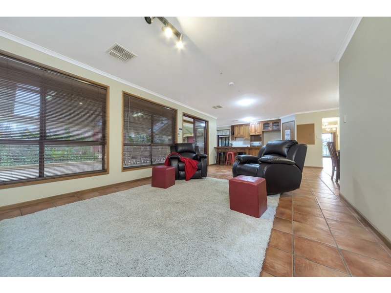 35 Gleeson Grove, Evanston Park SA 5116