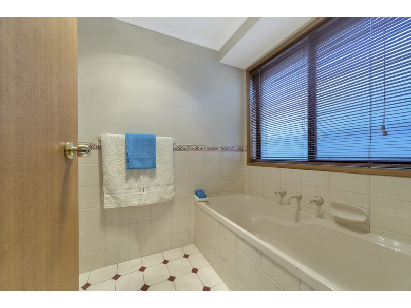 35 Gleeson Grove, Evanston Park SA 5116