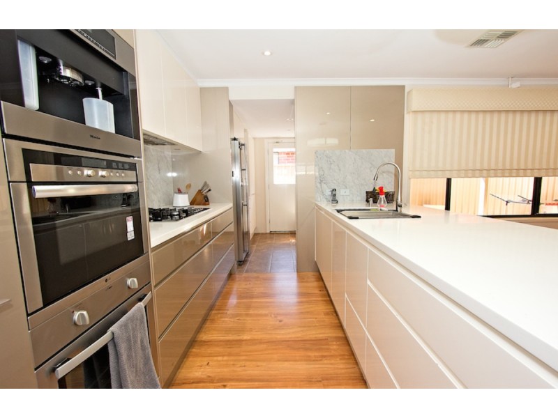 5 Sambell Court, Evanston Park SA 5116