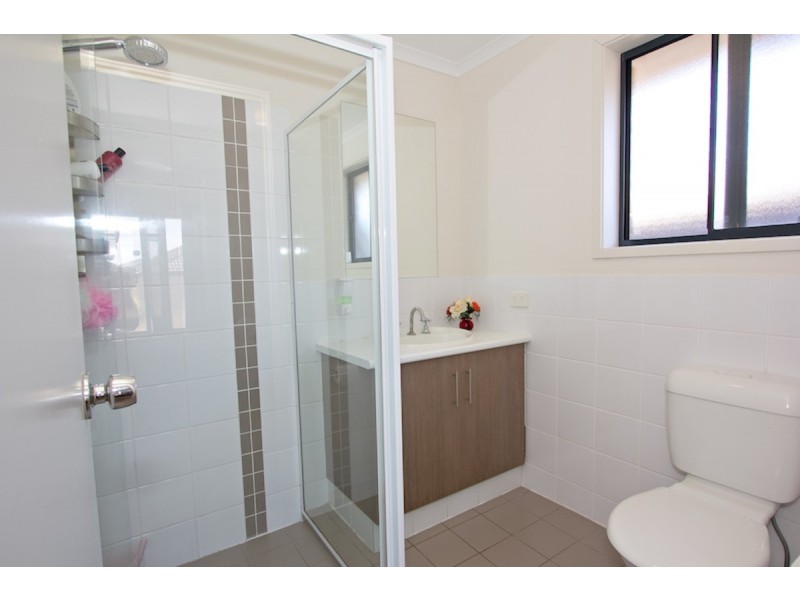 5 Sambell Court, Evanston Park SA 5116