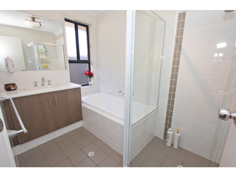 5 Sambell Court, Evanston Park SA 5116