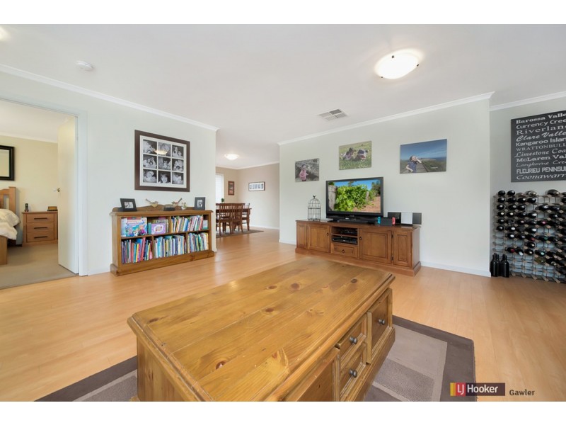 42 Gleeson Grove, Evanston Park SA 5116