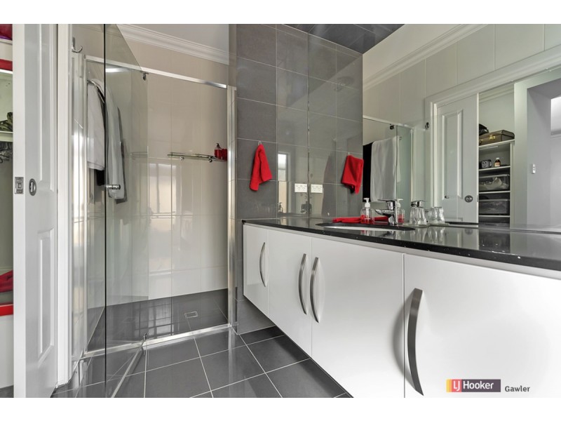 10 Jamieson Grove, Reid SA 5118