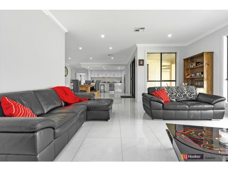 10 Jamieson Grove, Reid SA 5118